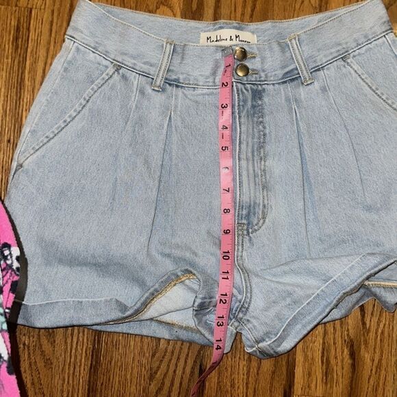 Madeline & Monroe Mom Paperbag Feather Shorts Denim size 31 (12) NWT - Picture 5 of 8